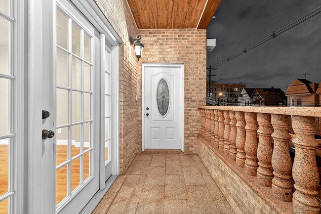 Building Photo - 213 Claremont Ave