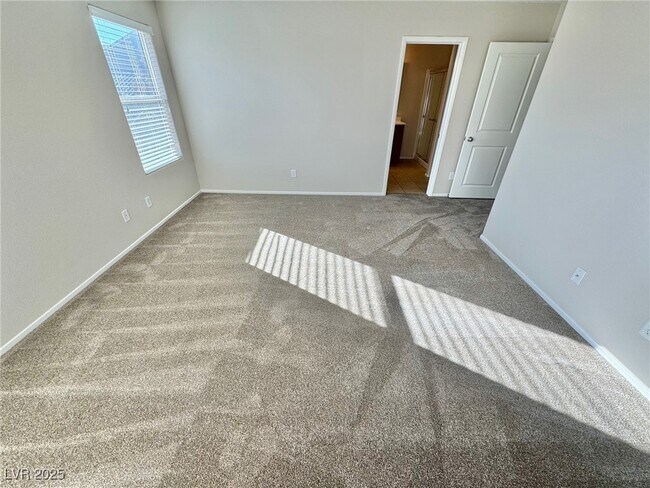 Building Photo - 9413 Sweetwood Ave