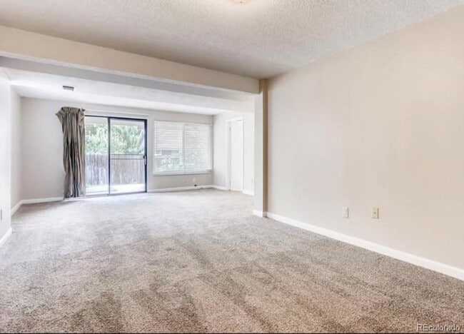 Building Photo - Long Realty & Property Management - 5 Bedr...
