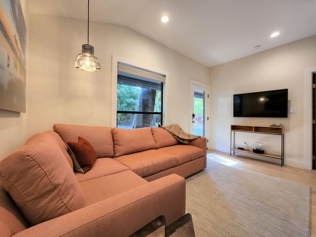 Building Photo - Fully Furnished ADU Available Now in Ather...