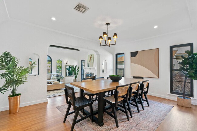 Building Photo - 8702 S 4th Ave