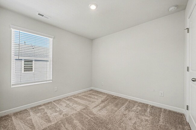 Building Photo - 4012 Yucca Aly