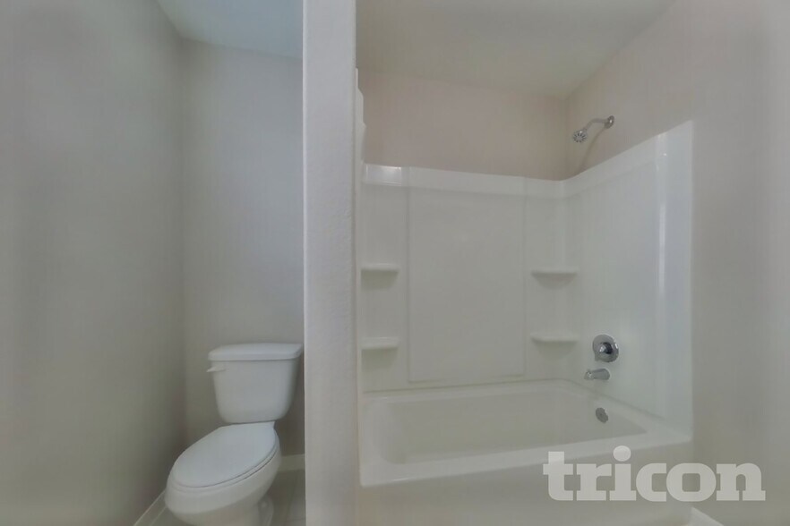Building Photo - 916 American Monarch Dr