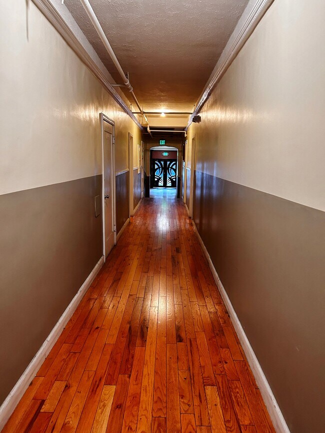 Building Photo - 1523 N McCadden Pl