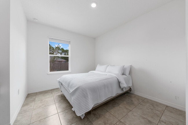 Building Photo - 1514 SW Kosnar Ave