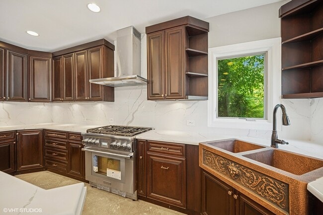 Building Photo - 2305 Tennyson Ln