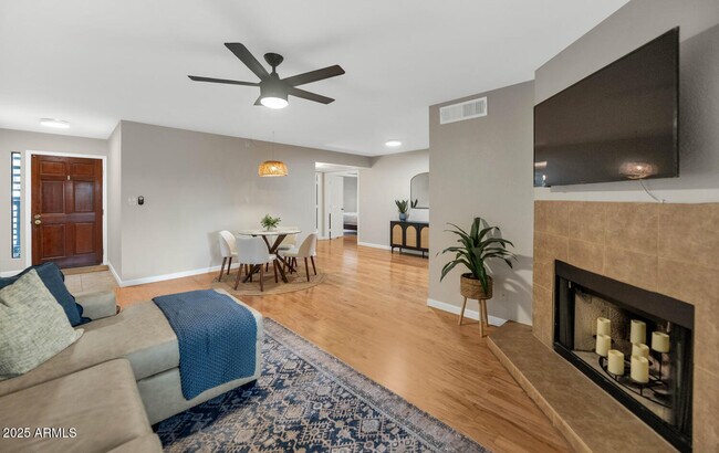 Building Photo - 9445 N 94th Pl