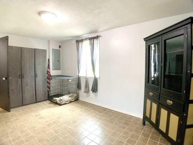 Building Photo - 313 Verdun Dr