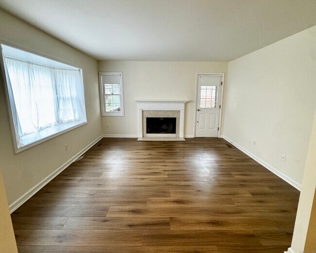 Building Photo - 1118 Foxboro Dr