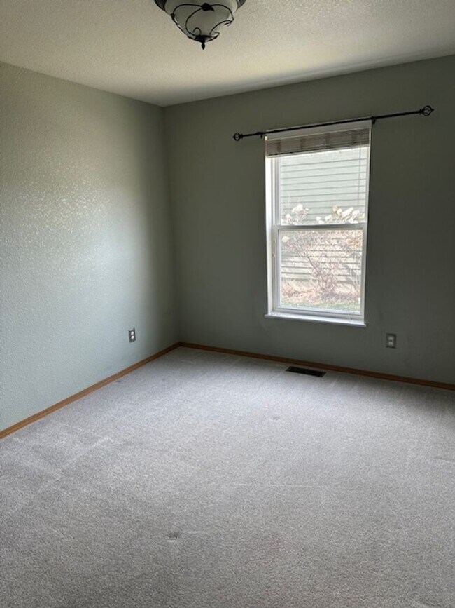 Building Photo - Beautiful House in Canyon Creek