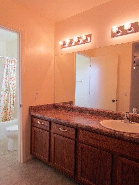 Building Photo - Madera Highlands 5 Bedroom Home!