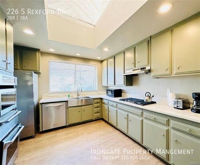 Building Photo - 226 Rexford Dr