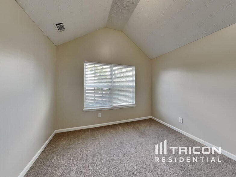 Building Photo - 4403 Beaver Tree St