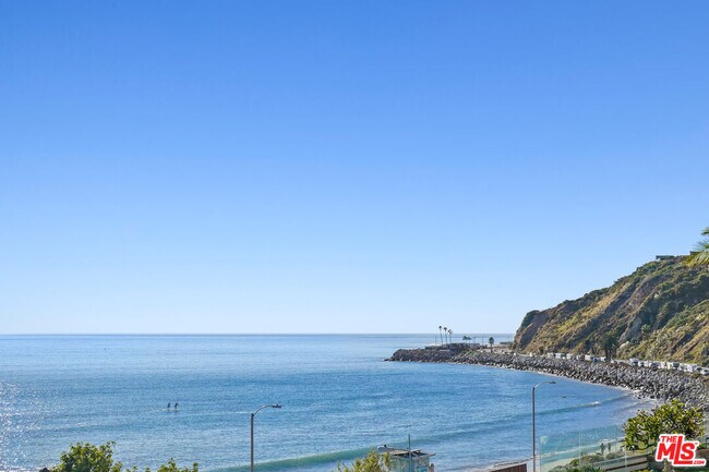 Building Photo - 18000 Coastline Dr