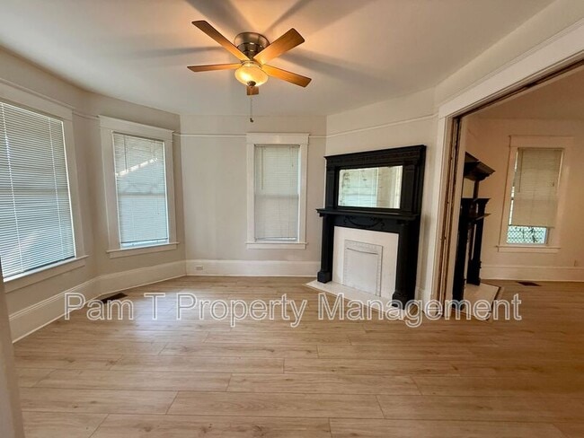 Building Photo - 611 W 44th St