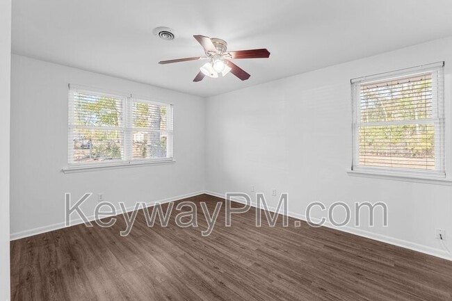 Building Photo - 3327 Cockatoo Rd