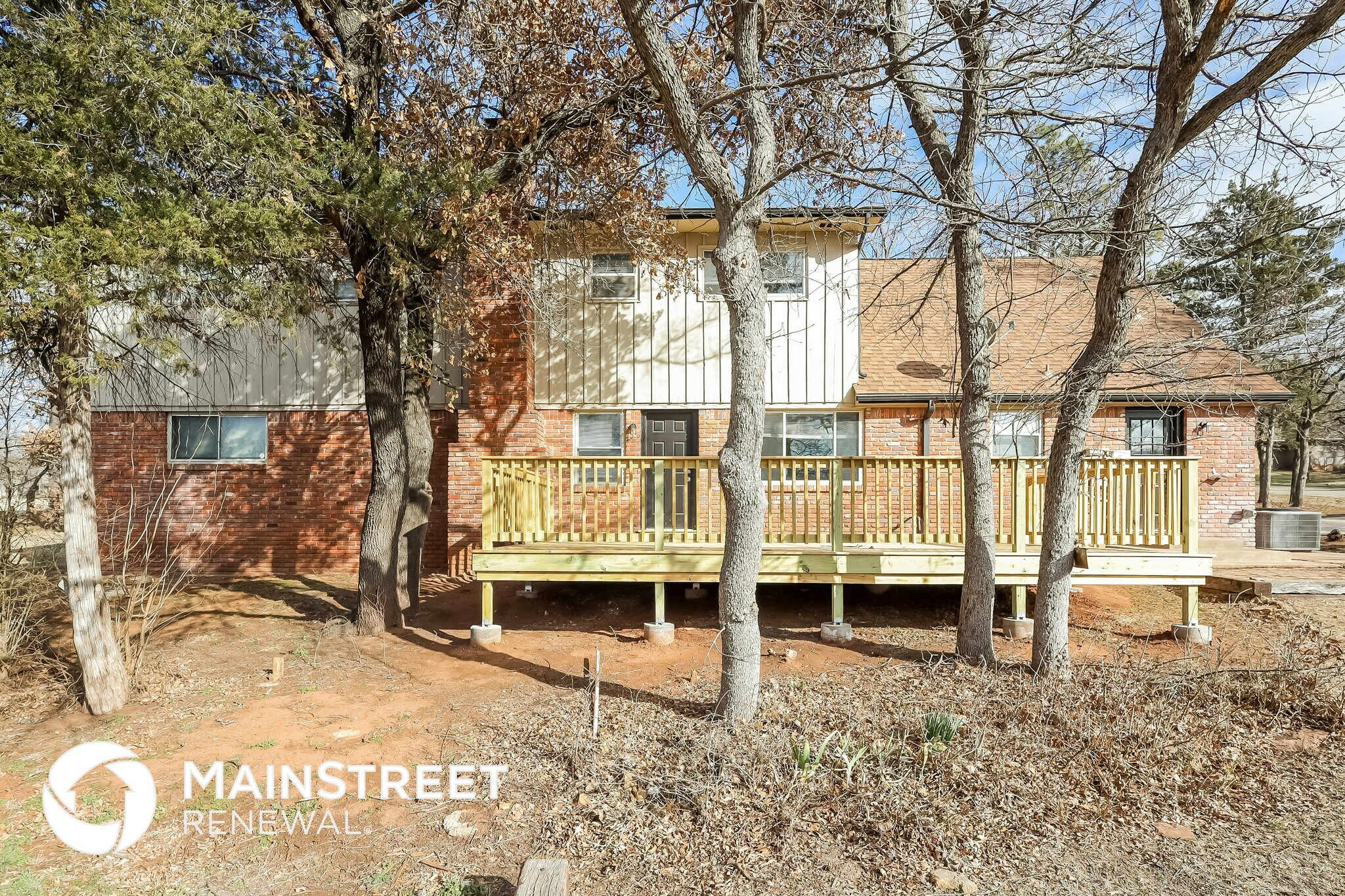 Building Photo - 2101 Westridge Dr