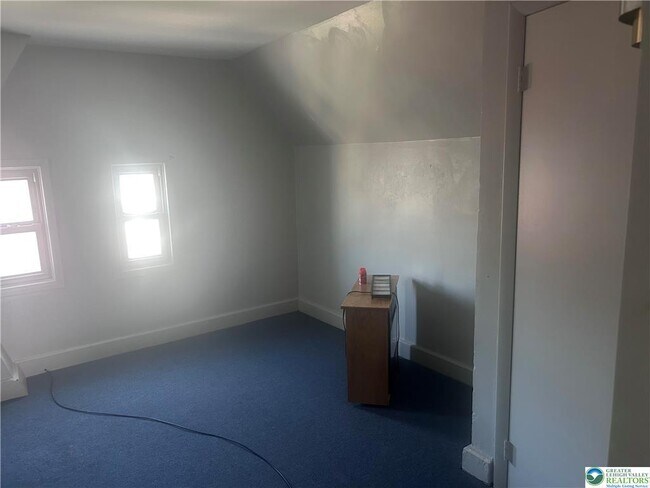 Building Photo - 146 W Broad St