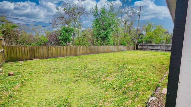 Building Photo - 403 Vance St