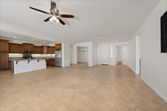 Building Photo - 73771 Picasso Dr