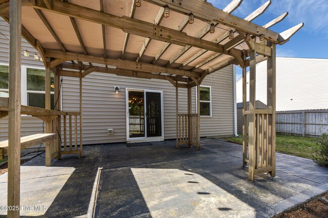 Building Photo - 115 Tralee Pl
