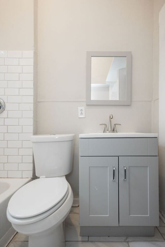 Building Photo - 315 W Chappell St