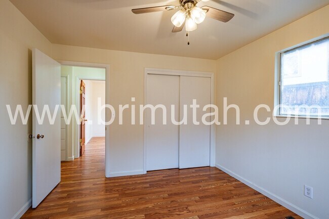 Building Photo - 3953-3955 Alberly Way