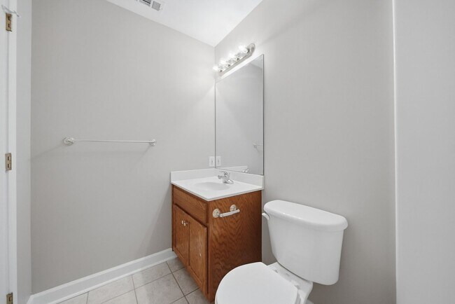 Building Photo - Hollar Duplex Conover