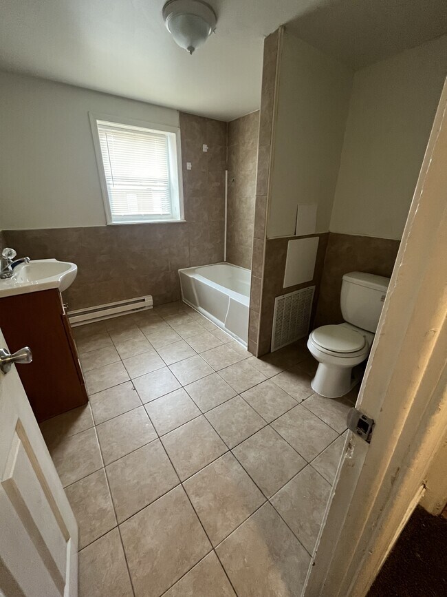 Building Photo - 2947 Kip St