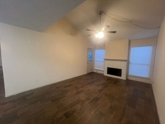 Building Photo - 10047 Westpark Dr