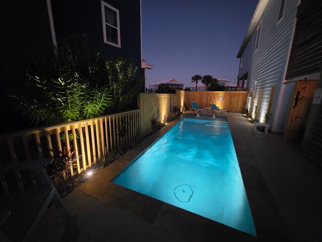 Building Photo - 456 Paradise Pointe Dr