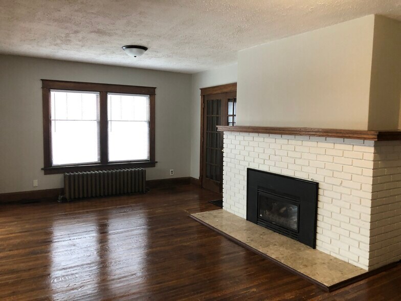 Building Photo - 1048 37th St