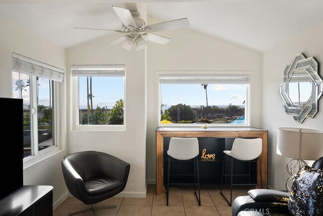 Building Photo - 640 S Coast Hwy