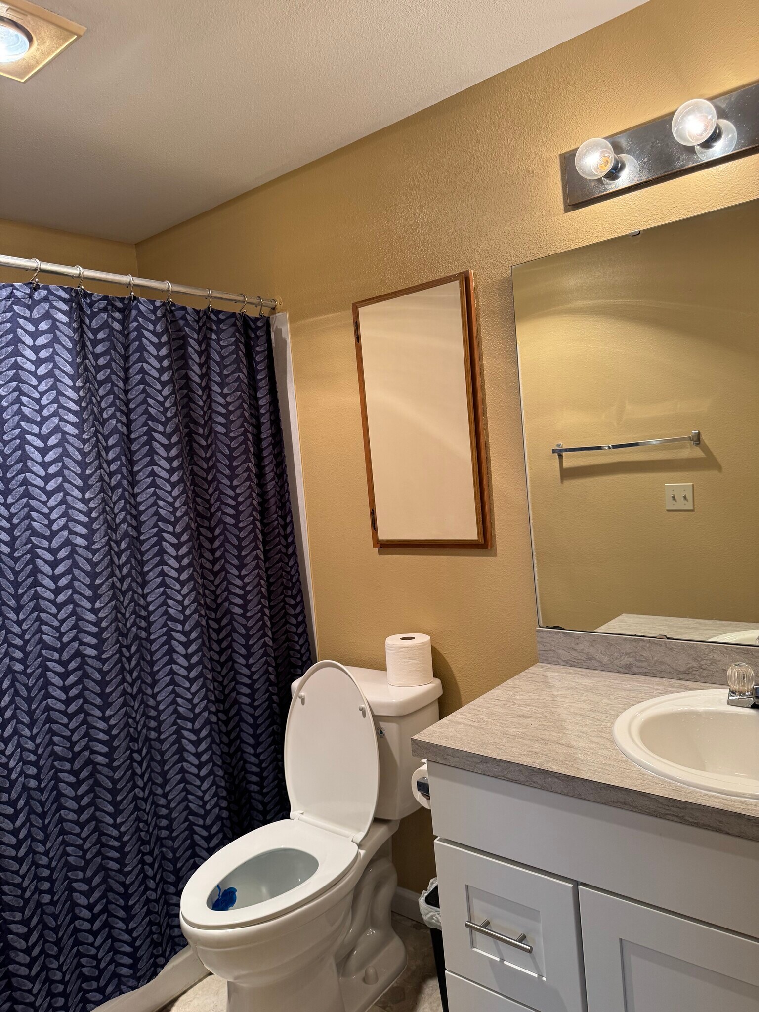 Building Photo - 1614 Summit Ave