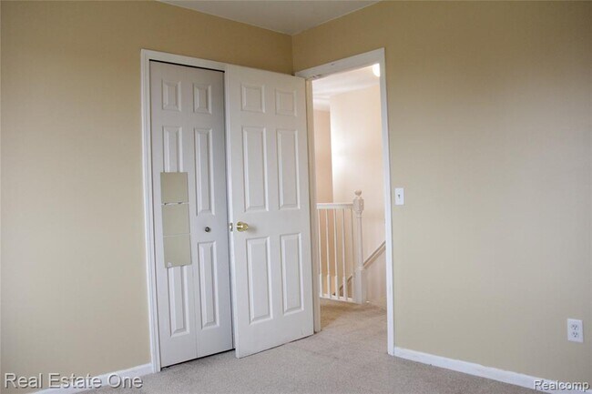 Building Photo - 40690 Bluesprings Ct