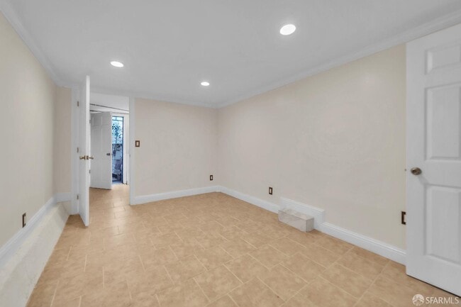 Building Photo - 80 Corona St