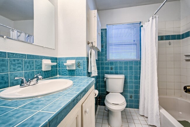 Building Photo - 5907 Nancy Ann St