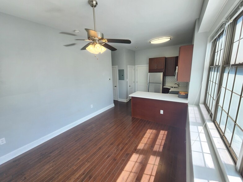 Building Photo - 283 Keswick Ave