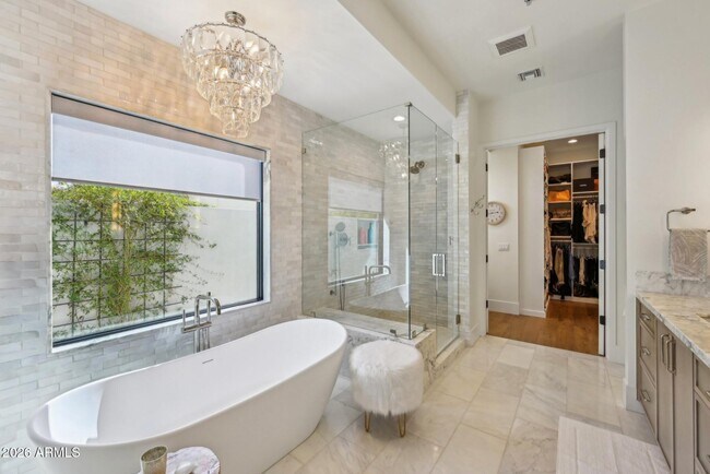 Building Photo - 9899 N 79th Way