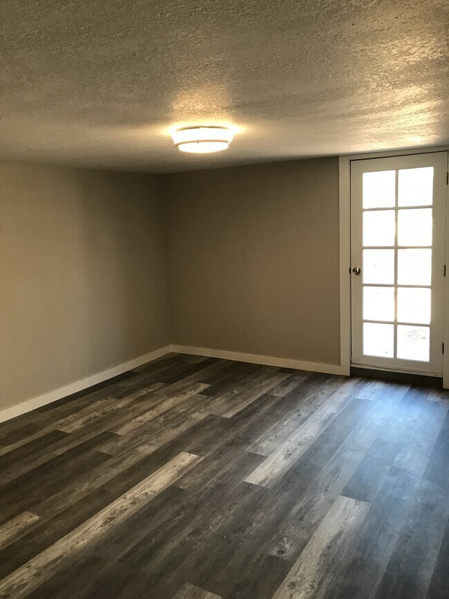 Building Photo - 518 16th St