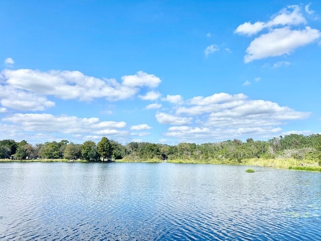 Building Photo - Amazing Dream Home with Water View and Pri...