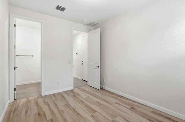 Building Photo - Stunning Queen Creek Home – Modern Comfort...