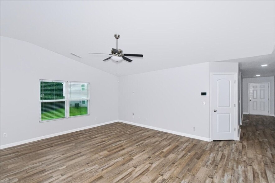 Building Photo - 1715 Cheryl Ln