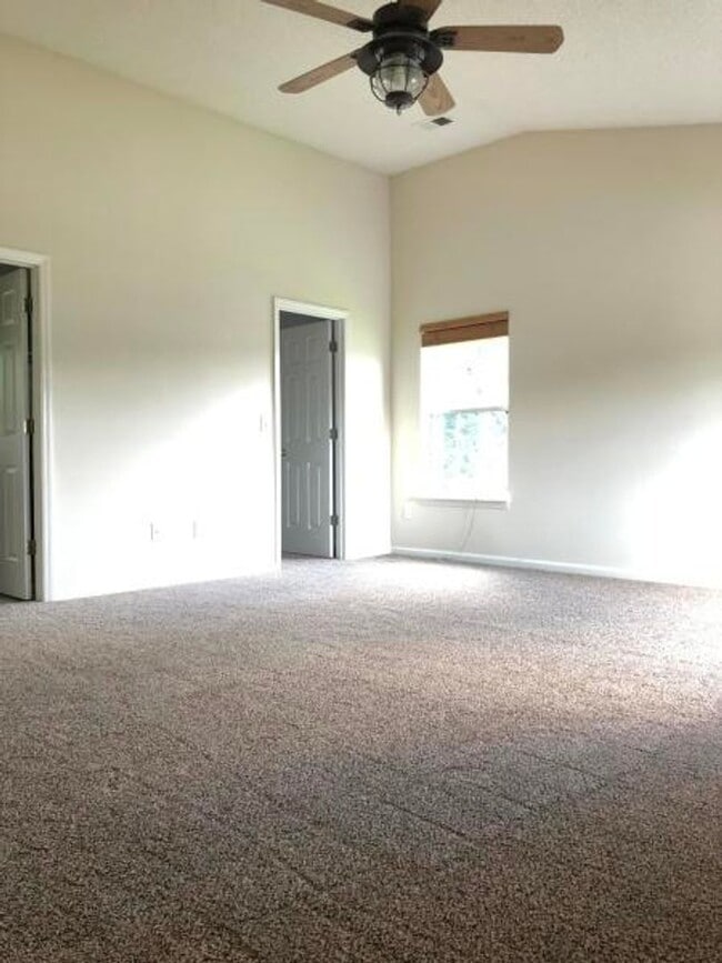Building Photo - Available now. 4 Bedroom 3 Full Bath Home