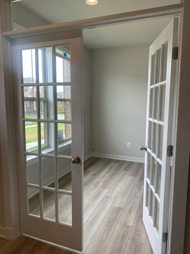 Building Photo - 8593 Red Sage Way S