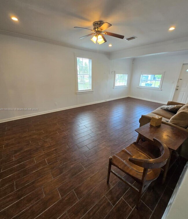 Building Photo - 2420 Jackson St