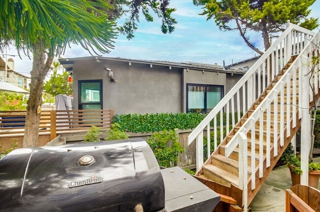 Building Photo - Price drop! Cozy Home Between Mission Beach and Mission Bay with Parking and Rooftop Deck!