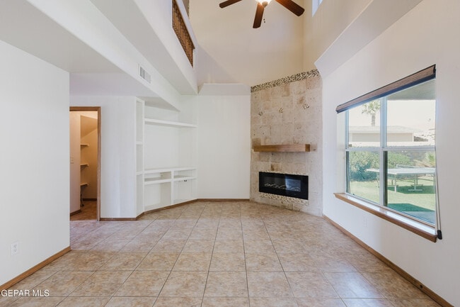Building Photo - 3733 Tierra Campa Dr