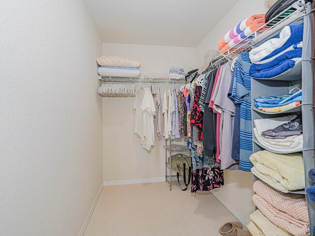 Building Photo - 5520 45th Ave