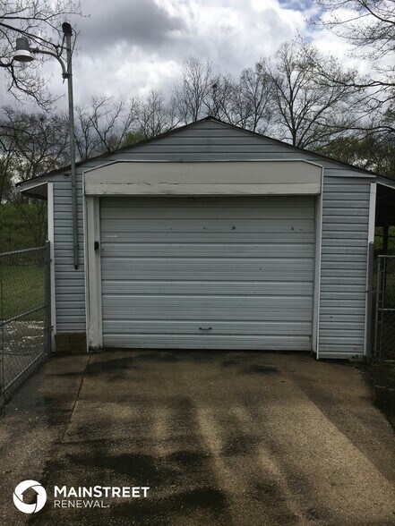 Building Photo - 2121 Mississippi Ave